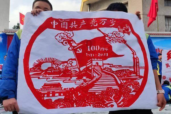 哪个动物一生只以食为天？